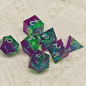 Handmade Green Purple Resin Polyhedral RPG Dice Set DND Dice Set TTRPG Dungeons and Dragons Gifts