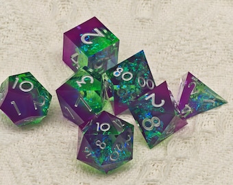 Handmade Green Purple Resin Polyhedral RPG Dice Set DND Dice Set TTRPG Dungeons and Dragons Gifts