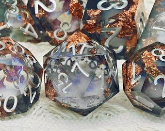 Molten Ember Liquid Core Dice Set – Handmade Resin DnD Dice with Copper Foil & Iridescent Glow, Polyhedral Set for TTRPG