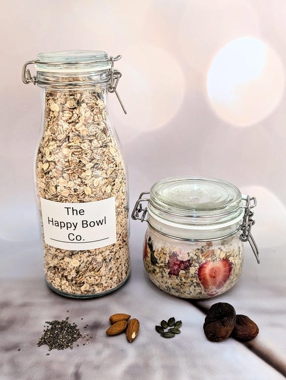 Energy Booster Muesli with dates, hazelnuts, pumpkin seeds & pea protein.