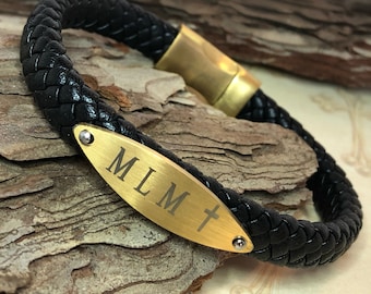 Graverat läderarmband för pojkars konfirmation