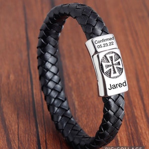 Bevestigingsleer gegraveerde kruisarmband voor jongens BEVESTIGD