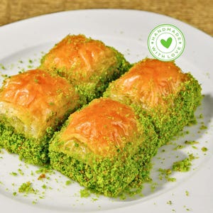 Baklava spécial avec plus de pistache, Baklava à la pistache de qualité supérieure, Baklava turc fait main, Baklava quotidien au four, Cadeau pour les amateurs de cuisine