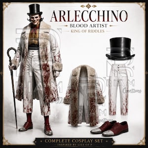 Puede incluir: Un conjunto de cosplay completo que incluye un abrigo blanco con ribete de piel sintética y salpicaduras rojas, pantalones blancos con manchas rojas, un sombrero de copa negro y zapatos rojos con puntas plateadas. Texto: ARLECCHINO BLOOD ARTIST.