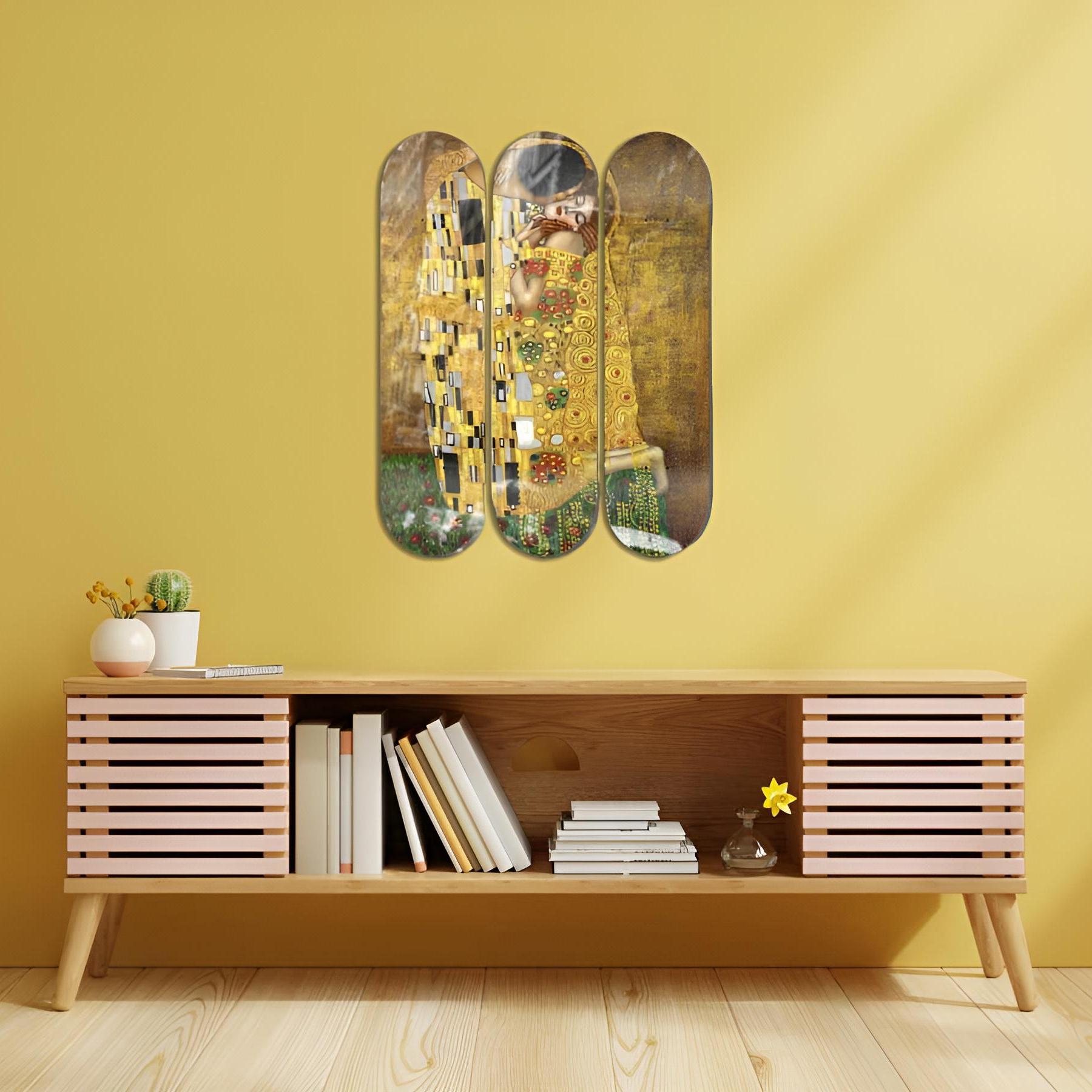 Abstract Romantic Art Klimt Wall Art Set – The Kiss 3 Panel Modern Wall Decor for Bedroom or Living Room – Gold Foil Style Painting