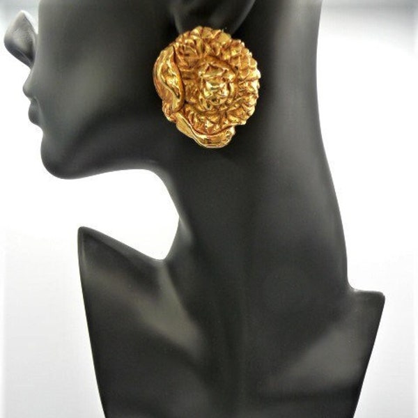 Kalinger Paris carved gold tone sunflower clip earrings, large light weight, signed vintage French couture