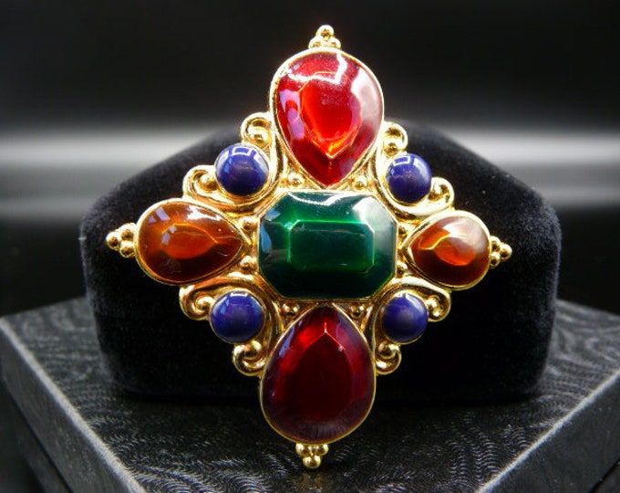designer signed vintage Jay Strongwater scrolled gold tone jeweled scarf slide pendant