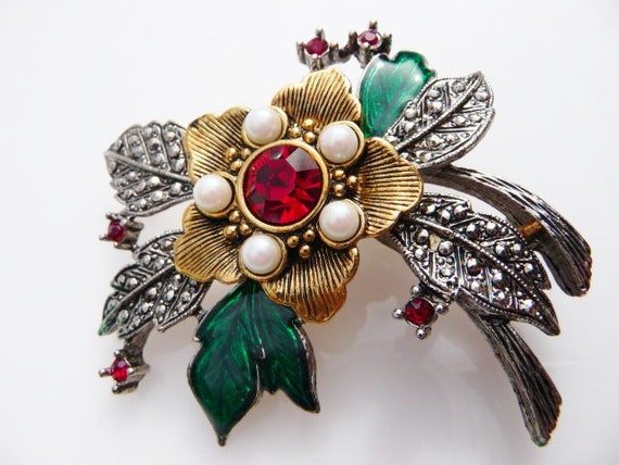 Avon Christmas floral brooch pin, green red white… - image 7