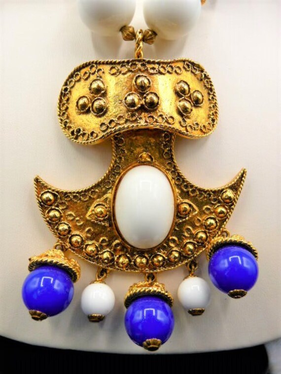 Kenneth Jay Lane multi strand Etruscan shield pen… - image 4