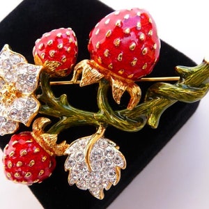 Vintage KJL Kenneth Jay Lane Red Strawberry Gold-tone Brooch