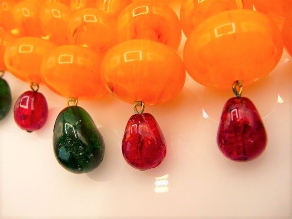 Kenneth Jay Lane hand knotted resin gold tone tri… - image 8