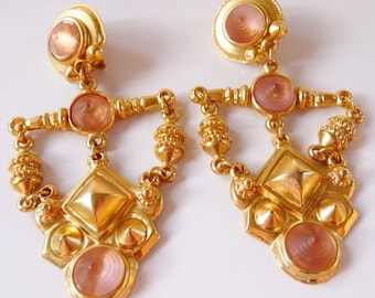 Etruscan Revival clip earrings, pink peach rondelle stones, matte gold tone, unsigned vintage