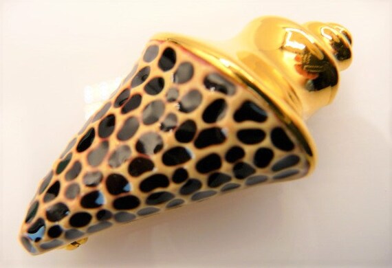 Kenneth Jay Lane spotted sea shell brooch pin, co… - image 4