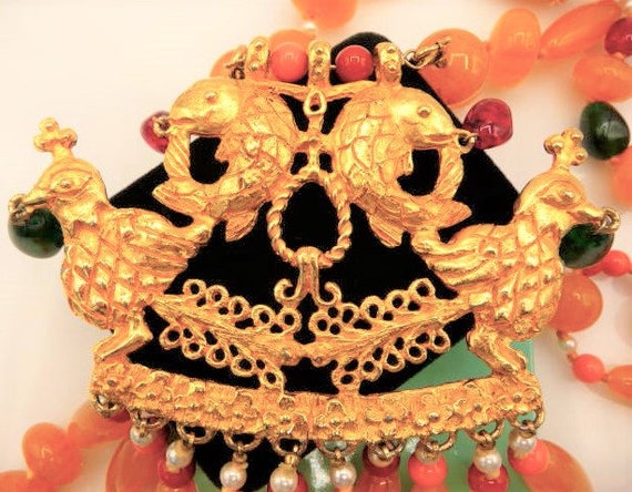 Kenneth Jay Lane hand knotted resin gold tone tri… - image 4