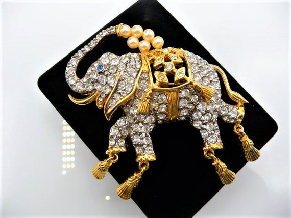 Elizabeth Taylor for Avon elephant brooch pin, El… - image 2