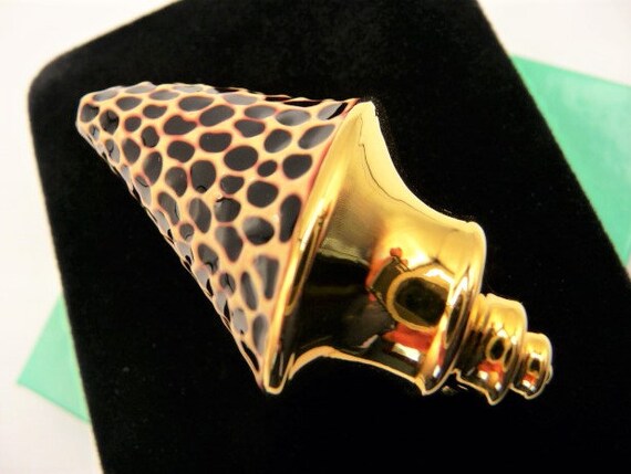 Kenneth Jay Lane spotted sea shell brooch pin, co… - image 5