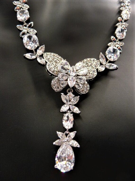 Nolan miller necklace 16 - Gem