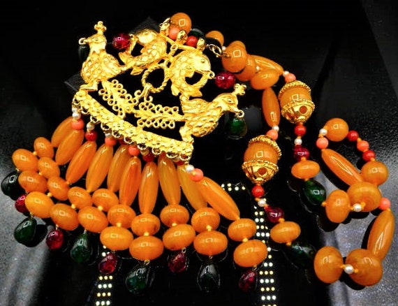 Kenneth Jay Lane hand knotted resin gold tone tri… - image 2