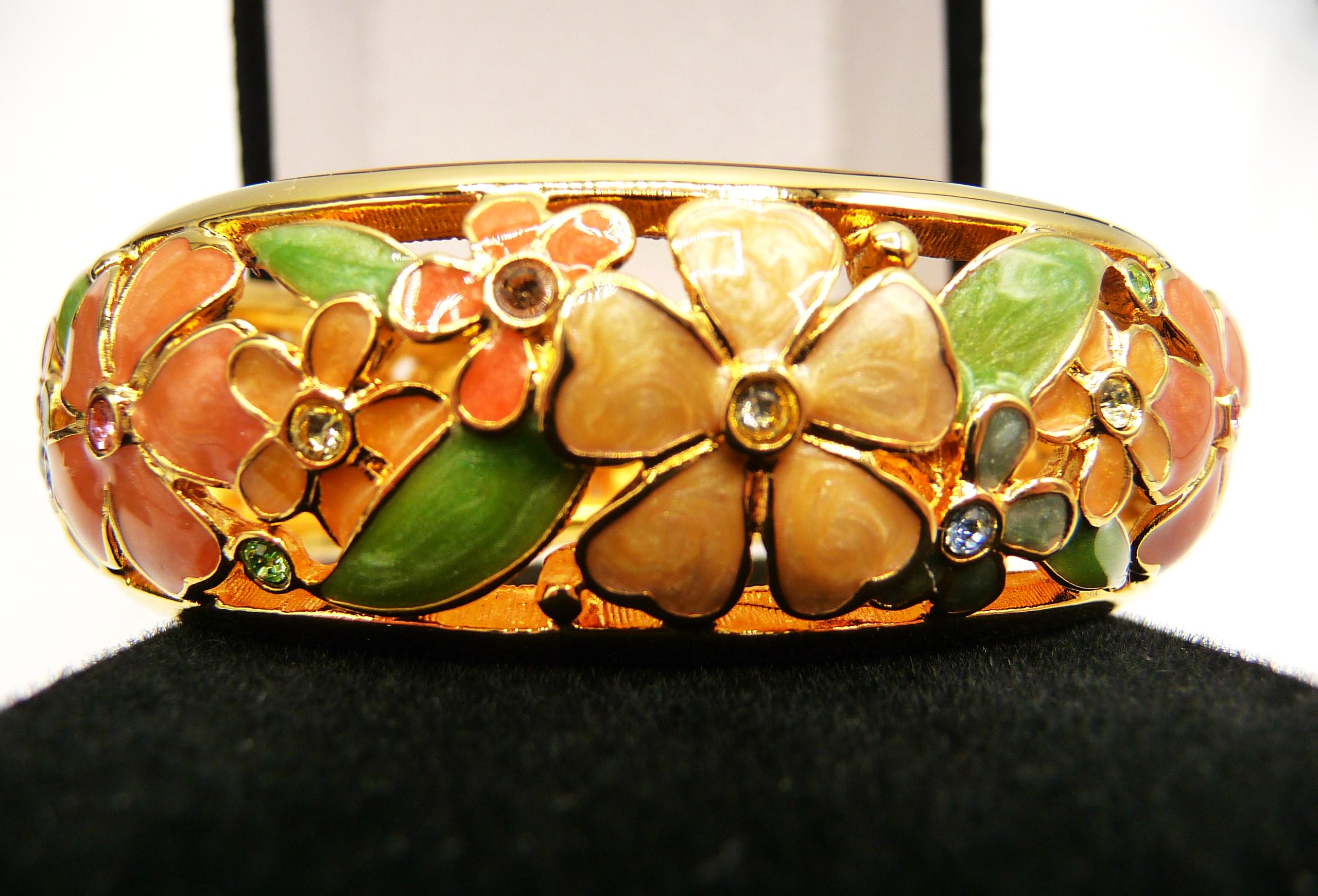 Joan Rivers Floral Watch - Etsy display picture 3