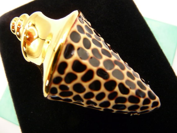 Kenneth Jay Lane spotted sea shell brooch pin, co… - image 3