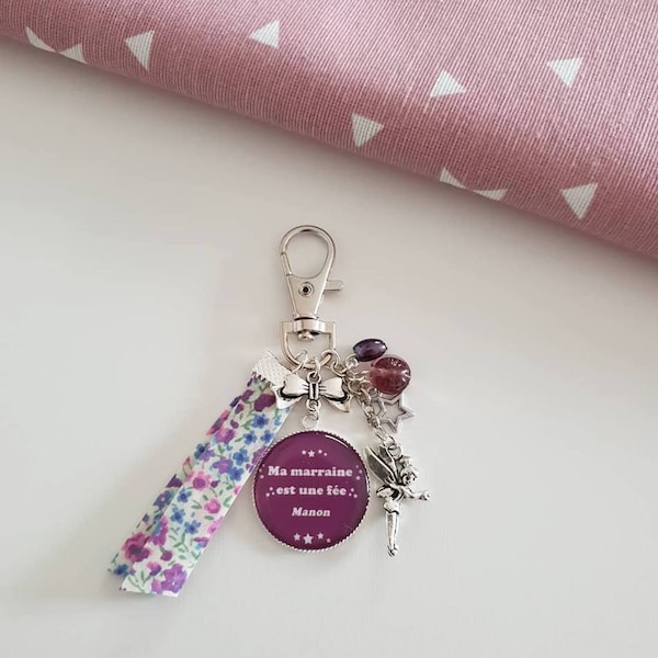 Cadeau marraine - Mini porte-clés "Marraine est une fée" texte et colori personnalisable