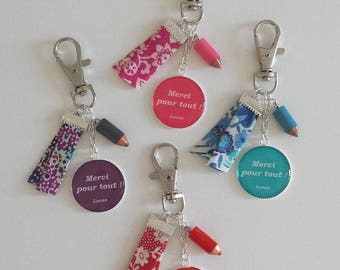 Cadeau maîtresse - cadeau atsem - Mini porte-clés "Merci pour tout ! prénom de l'enfant" personnalisable