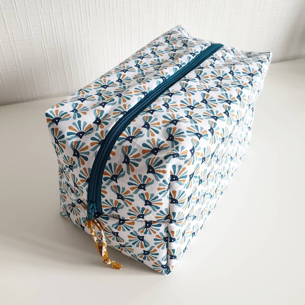 Toiletry bag, toiletry bag with graphic patterns