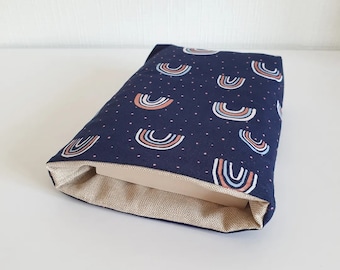 EN STOCK - expédié sous 1 jour ouvré - Etui à livre - housse pour livre format pocket - pochette à livres thème arc en ciel