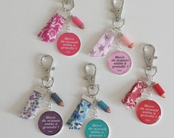 Portachiavi Regalo Per Nonna - Inciso 'Il Regalo Più Prezioso Siamo Noi' - Acciaio Inox Con Fiori Rosa