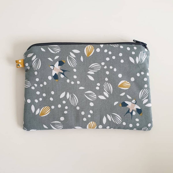 Pochette , pochette molletonnée, pochette hirondelles, pochette maquillage