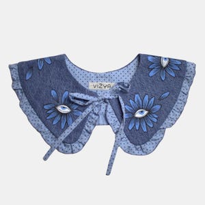 Hand-painted detachable collar