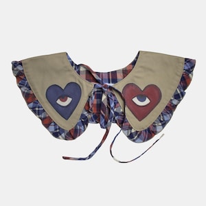 Hand-painted detachable collar