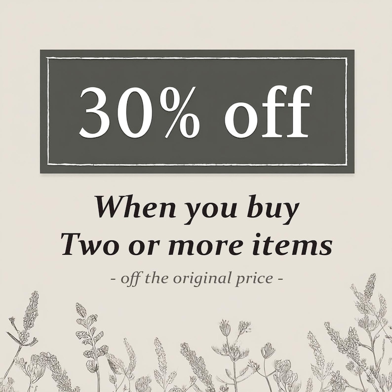 Pode incluir: Gr&aacute;fico promocional com o texto "30% de desconto" em branco sobre um fundo retangular cinza escuro. Abaixo, o texto diz "Ao comprar dois ou mais itens - do pre&ccedil;o original -" em preto. Ilustra&ccedil;&otilde;es florais na parte inferior.