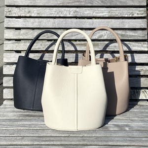 Weiße Leder Beuteltasche: Minimalistische Top Griff Crossbody Geldbörse