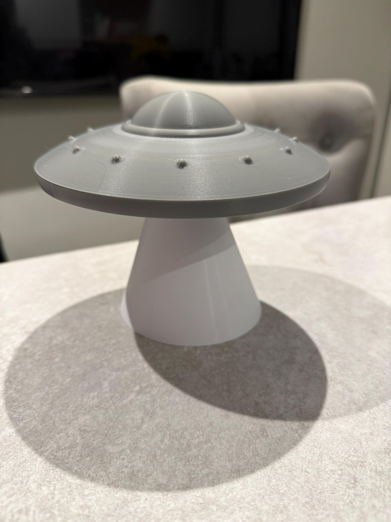 3D Printed UFO Night Light – Kids’ Bedroom Lamp | Fun Alien Spaceship Light in Multiple Colours | Unique Nursery Gift image 2