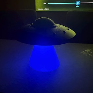 3D Printed UFO Night Light – Kids’ Bedroom Lamp | Fun Alien Spaceship Light in Multiple Colours | Unique Nursery Gift image 7