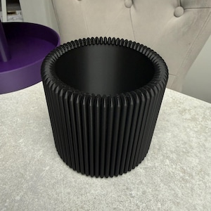 Modern Printed Ribbed Pencil Holder | Stylish Desk Organiser | Minimalist Pen Pot in Custom Colours - 3D Printed image 5