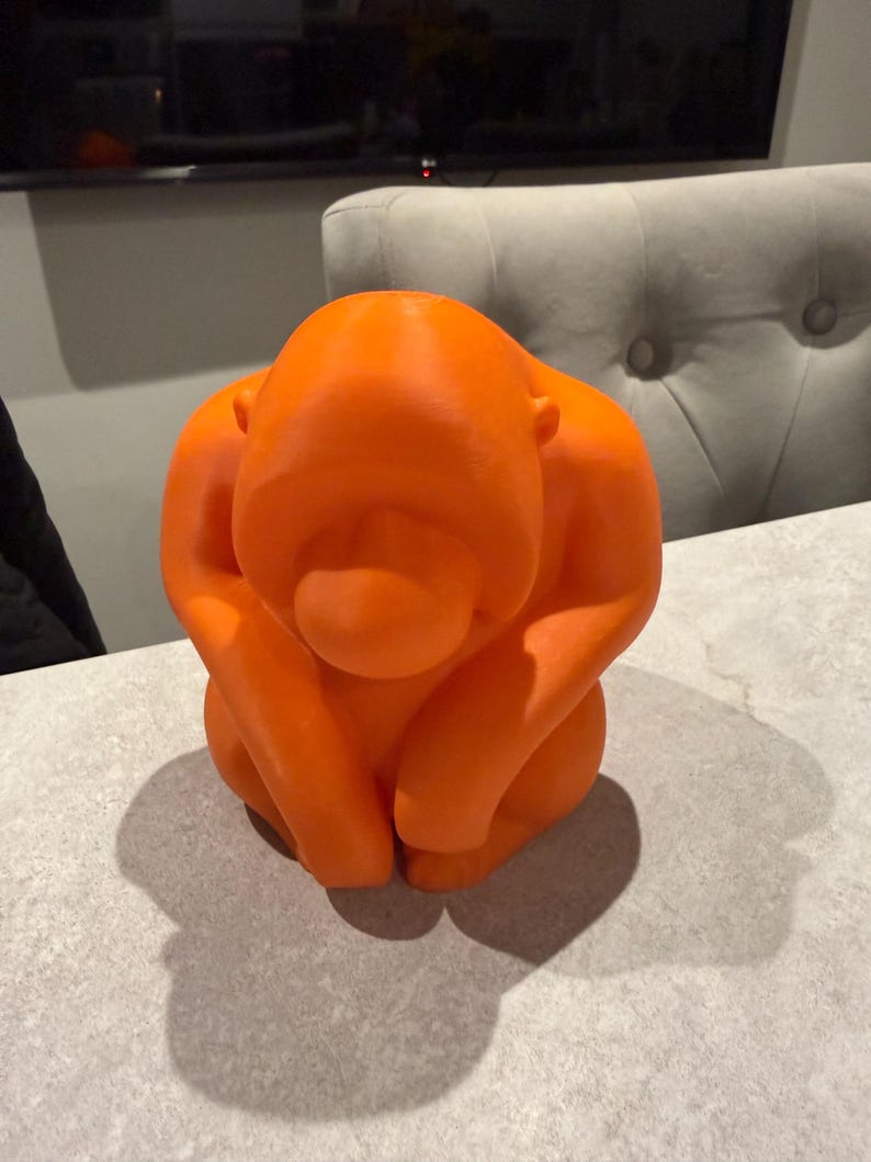 Modern 3D Printed Orangutan Art Sculpture – Collectible Animal Figurine 画像 2