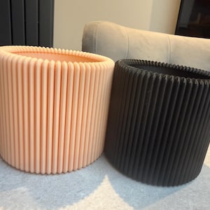 Modern Printed Ribbed Pencil Holder | Stylish Desk Organiser | Minimalist Pen Pot in Custom Colours - 3D Printed image 7