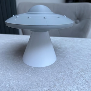 3D Printed UFO Night Light – Kids’ Bedroom Lamp | Fun Alien Spaceship Light in Multiple Colours | Unique Nursery Gift image 4