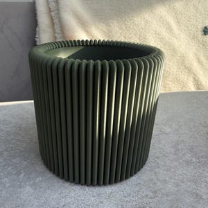 Modern Printed Ribbed Pencil Holder | Stylish Desk Organiser | Minimalist Pen Pot in Custom Colours - 3D Printed image 3