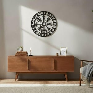 Décoration murale boussole viking | Décoration murale en métal nordique Vegvisir | Suspension murale scandinave | Décoration d'intérieur rustique moderne image 2