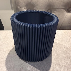Modern Printed Ribbed Pencil Holder | Stylish Desk Organiser | Minimalist Pen Pot in Custom Colours - 3D Printed image 2