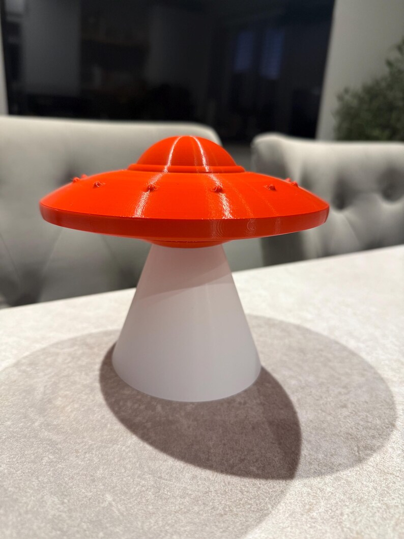 3D Printed UFO Night Light – Kids’ Bedroom Lamp | Fun Alien Spaceship Light in Multiple Colours | Unique Nursery Gift image 6