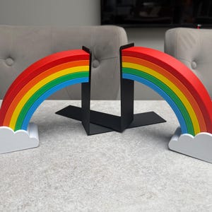 Sujetalibros arcoíris (par): Sujetalibros de nubes de colores para niños, guarderías o salas de juegos / Decoración de estantería arcoíris impresa en 3D imagen 3