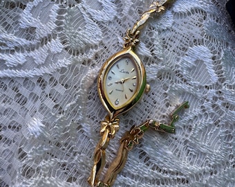 Vintage Kirks Folly Quartz Charm Watch With Fantasy Sea Vintage Kirks Folly Quartz Charm Watch With Fantasy Sea