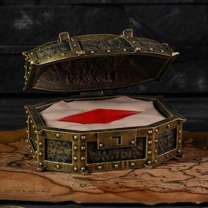 Stones of Barenziah, Barenziah Box with Unusual Gem, Unique Artifact, Collectible Prop, Shelf Decor