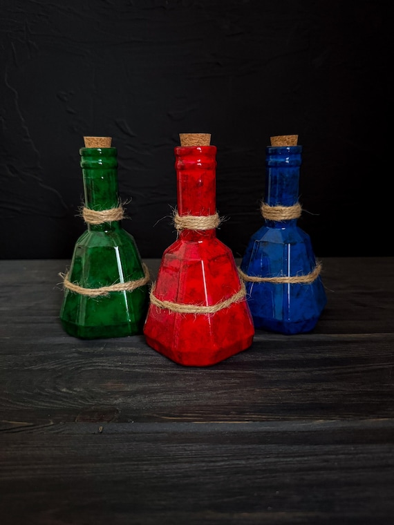 Fantasy Potion Set – Red, Blue & Green Bottles for Health, Mana, Stamina, Cosplay and Decor Figurines, Potion Bottles, Artifact Replica