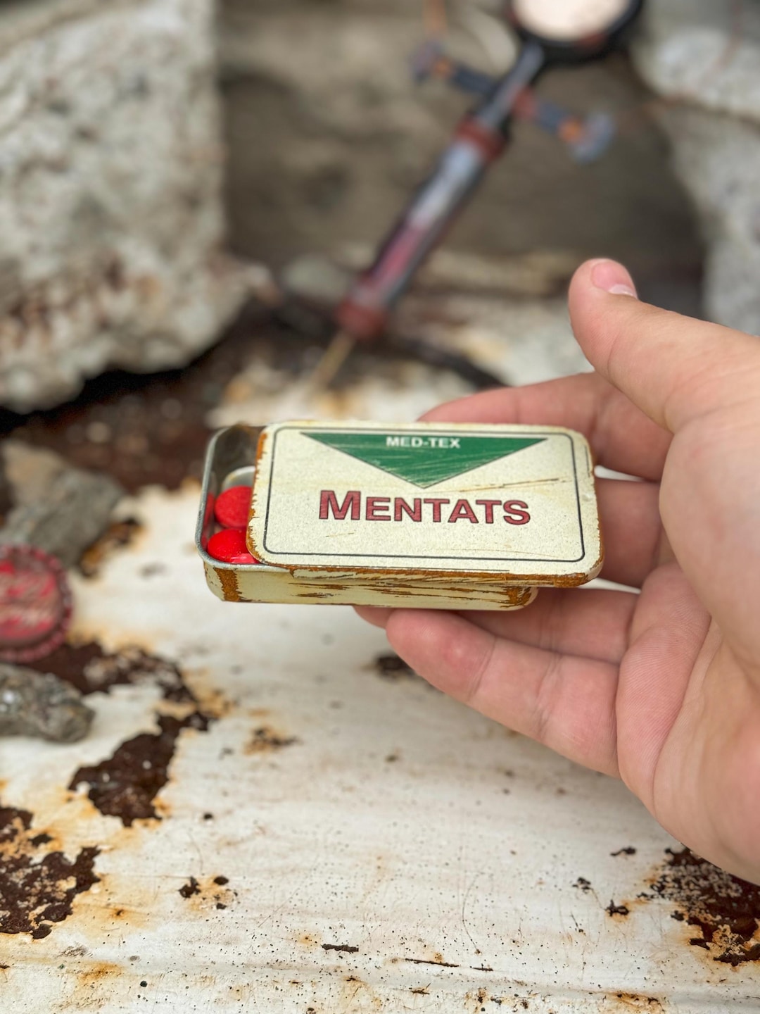 Mentats Sticker Fallout Rusted Mentats Pillbox, Metal Boxes and Pills, Decor and ...