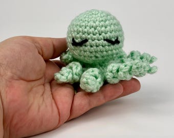 Sonaglio a forma di polpo, verde menta, regalo per baby shower, cameretta acquatica, giocattoli a forma di polpo, sonaglio a forma di polpo all'uncinetto, regalo per neomamme, creature marine dell'oceano